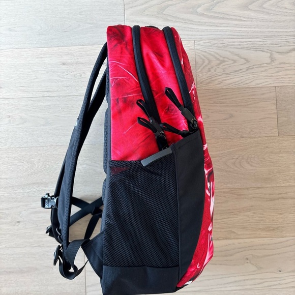 Supreme x North Face Red Borealis Backpack - Picture 4 of 9